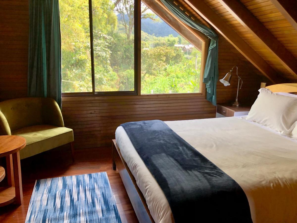 Hostal Zafiro Mindo Eksteriør billede