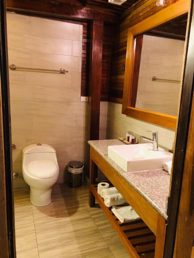 Hostal Zafiro Mindo Eksteriør billede